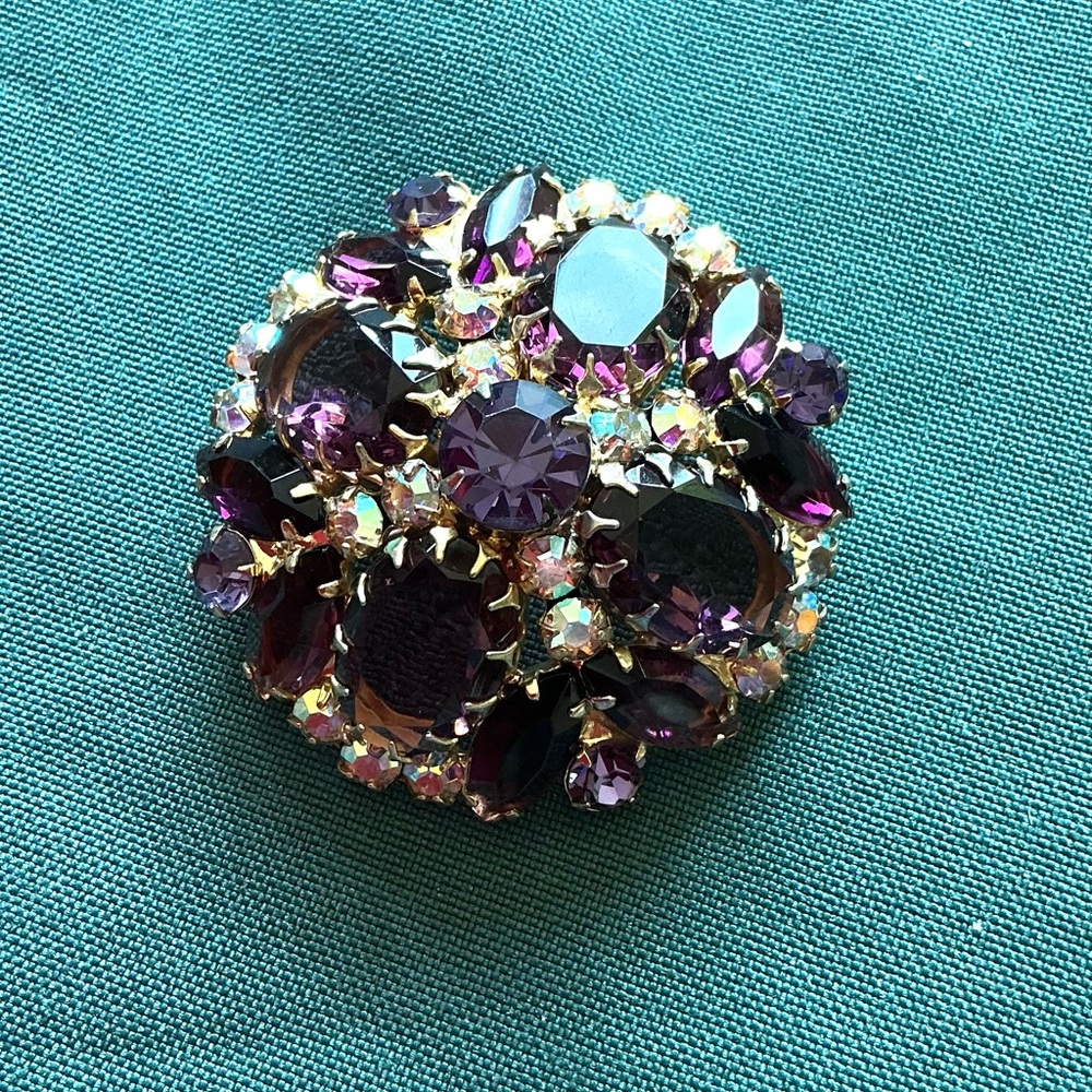 Stunning Julianna D&E Elegant Purple Glass Cabochon and Aurora Rhinestone Brooch